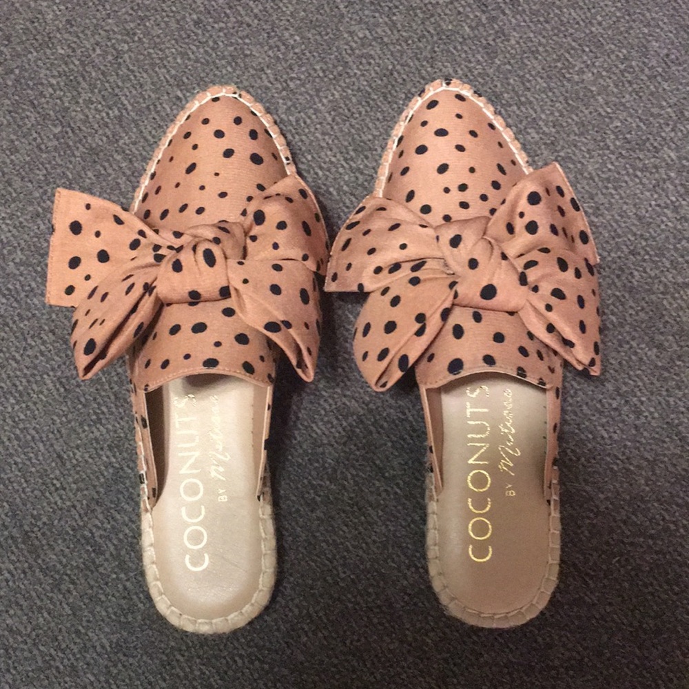 Women’s shoes size 6